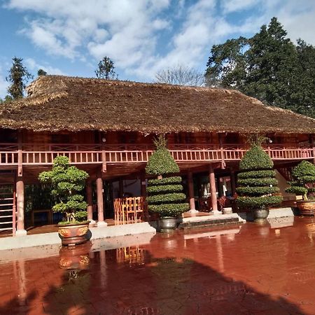 A Lin Homestay Bac Ha Exterior photo