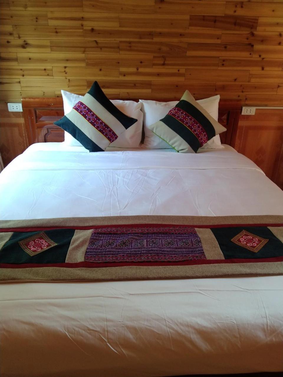 A Lin Homestay Bac Ha Exterior photo