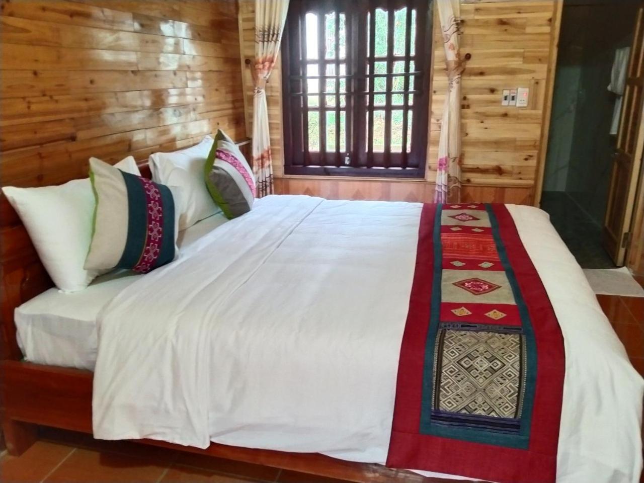 A Lin Homestay Bac Ha Exterior photo