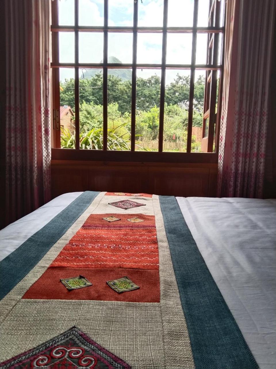 A Lin Homestay Bac Ha Exterior photo